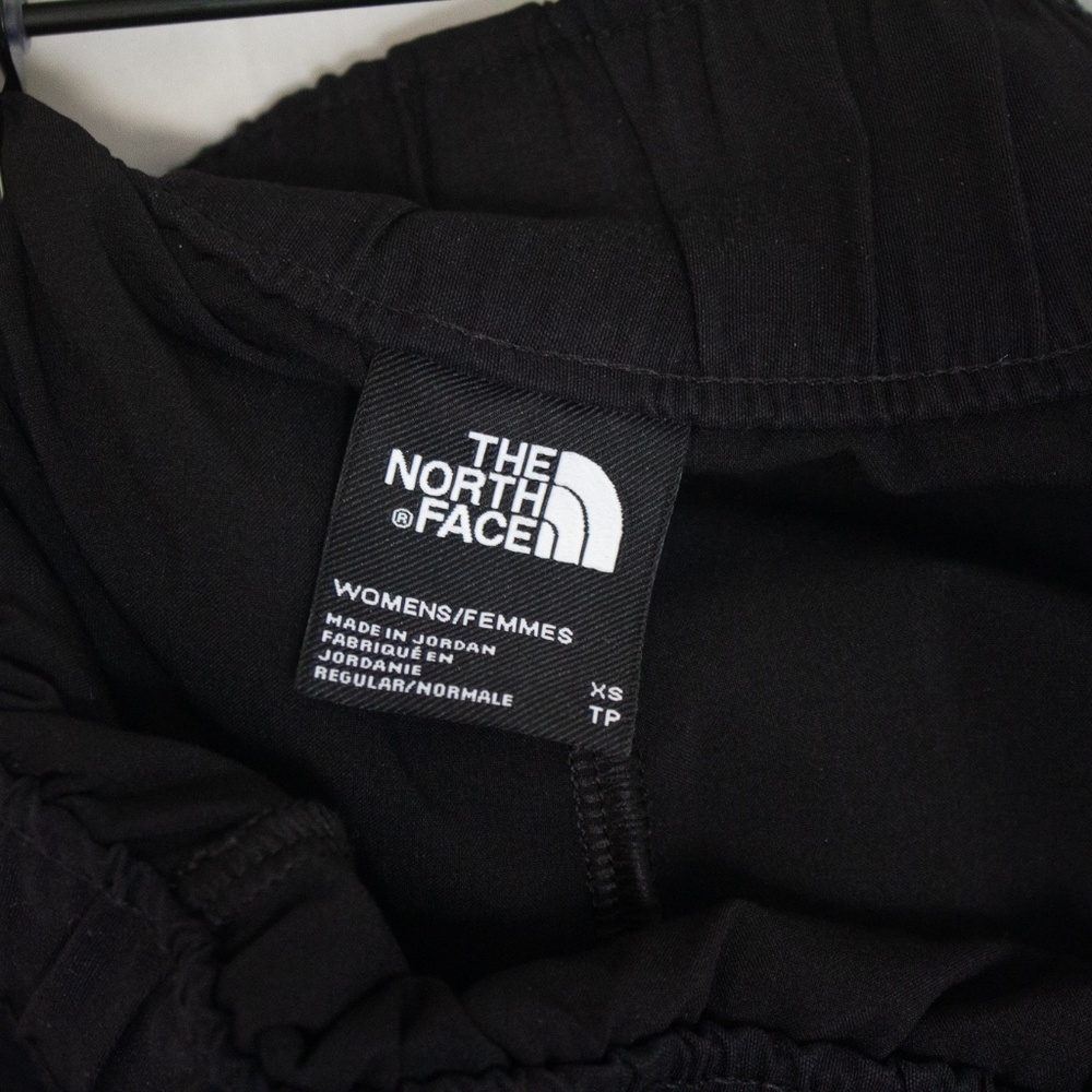 The North Face Black Mini Skirt – Size XS, Sewn-In Shorts & Zipper Pocket